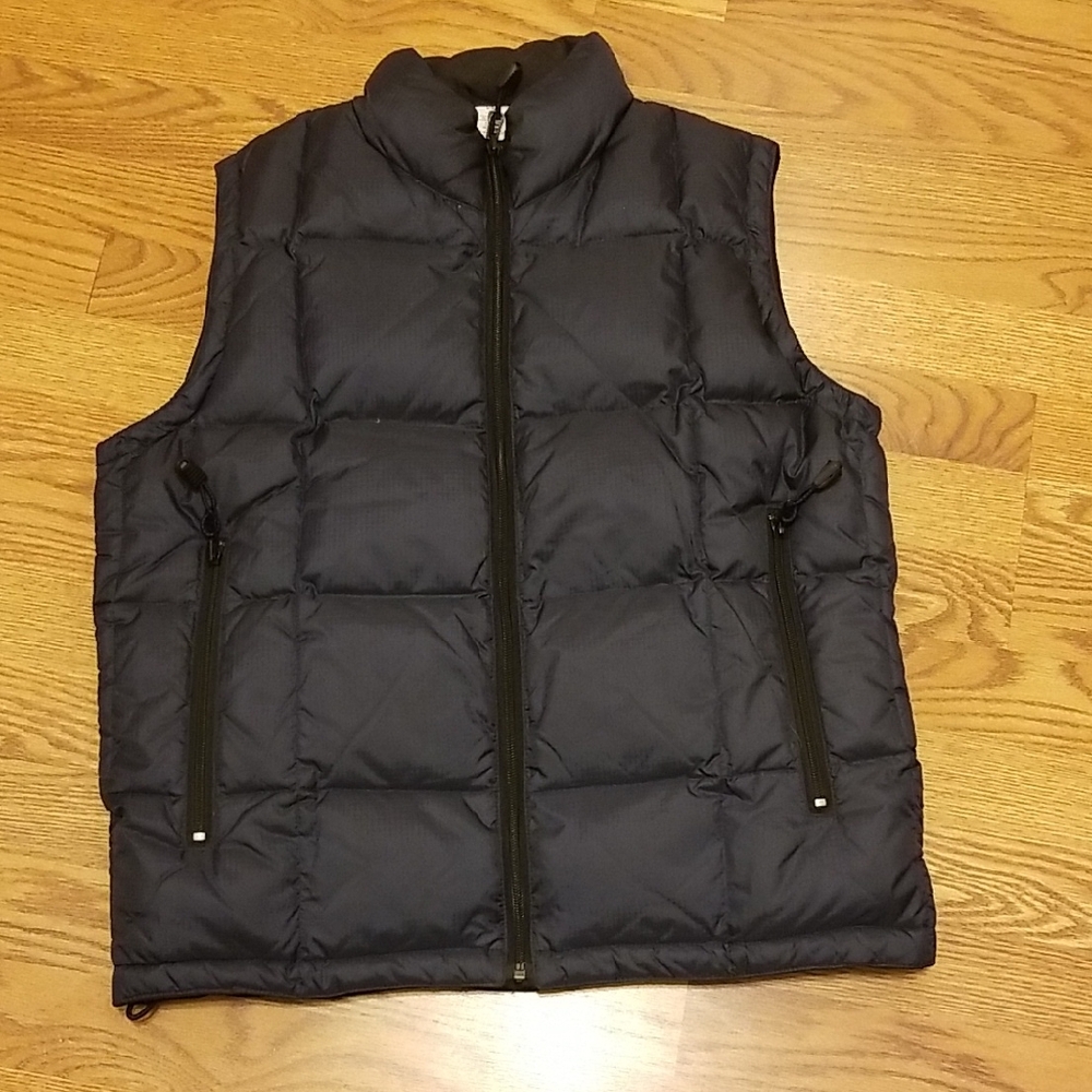 GAP Men's Dark Puffer Vest